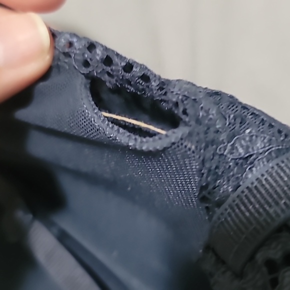 BEAUTIFUL navy Bralette! - Picture 3 of 4